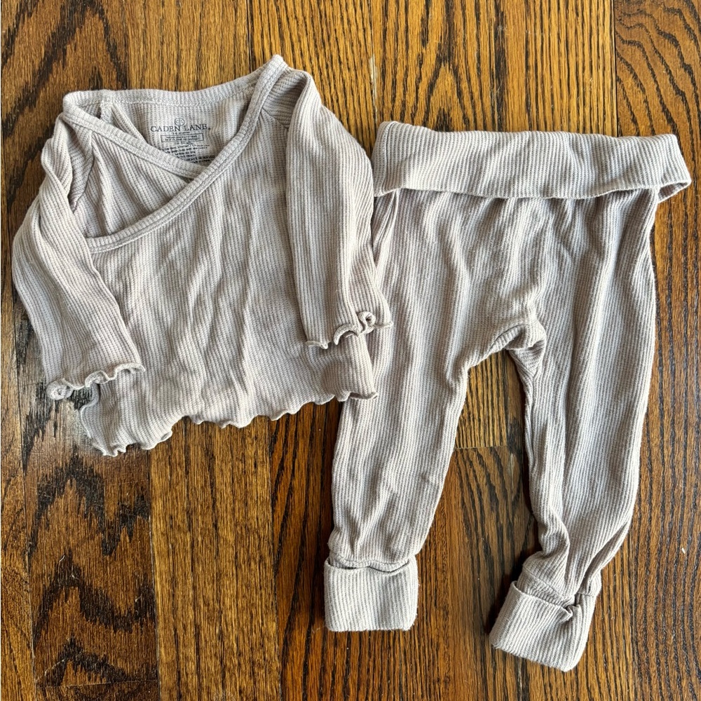 Caden Lane 2 piece Ribbed Baby Outfit Set in Mocha